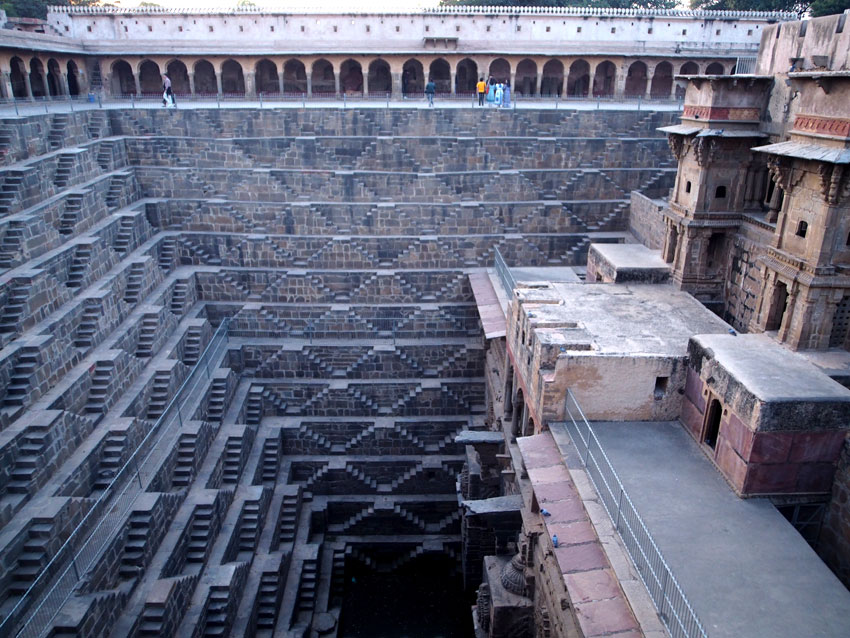 Chand Baori Brunnen in Indien